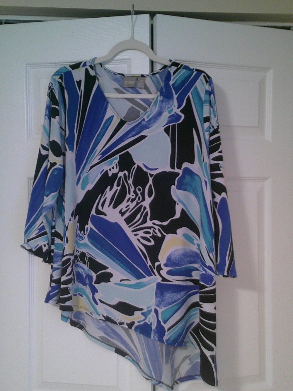 Chico's  multi/abstract design top size 3 / XL /16